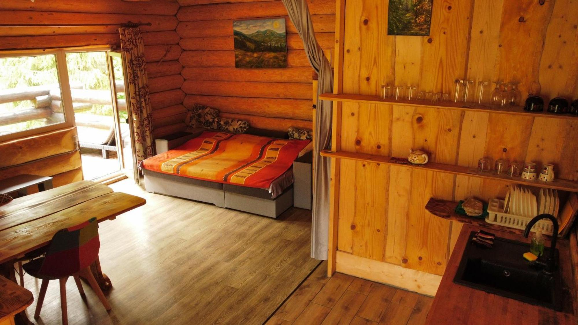 Bungalow In Mauntains With Chan Near The Forest سلافسكي المظهر الخارجي الصورة